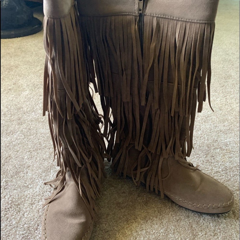Fringed moccasin boots
